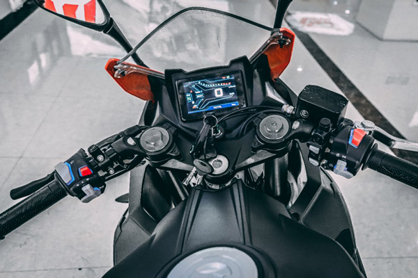 2021 Benelli 302R Unveiled: नई बेनेली 302आर हुई पेश, कावासाकी निंजा 300 को देगी टक्कर