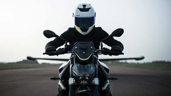 BMW F 900 R Force Unveiled: बीएमडब्ल्यू एफ 900 आर फोर्स लिमिटेड एडिशन का खुलासा, जानें फीचर्स