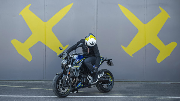 BMW F 900 R Force Unveiled: बीएमडब्ल्यू एफ 900 आर फोर्स लिमिटेड एडिशन का खुलासा, जानें फीचर्स