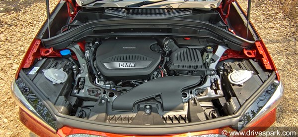 BMW X1 S-Drive 20d Review: बीएमडब्ल्यू एक्स1 एस-ड्राइव 20डी: जानें कैसी है यह कार, फीचर्स व इंजन