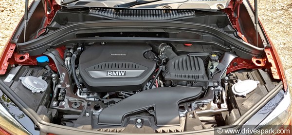 BMW X1 S-Drive 20d Review: बीएमडब्ल्यू एक्स1 एस-ड्राइव 20डी: जानें कैसी है यह कार, फीचर्स व इंजन
