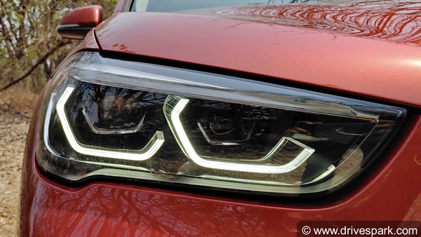 BMW X1 S-Drive 20d Review: बीएमडब्ल्यू एक्स1 एस-ड्राइव 20डी: जानें कैसी है यह कार, फीचर्स व इंजन