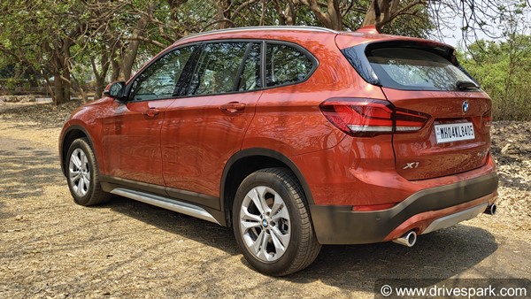 BMW X1 S-Drive 20d Review: बीएमडब्ल्यू एक्स1 एस-ड्राइव 20डी: जानें कैसी है यह कार, फीचर्स व इंजन