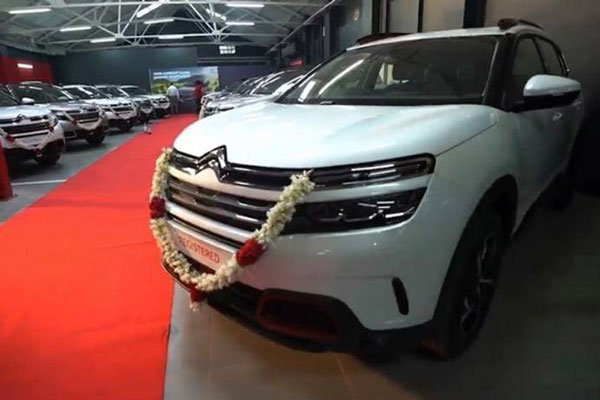 Citroen C5 Aircross Delivery: सिट्रोन सी5 एयरक्रॉस की डिलीवरी हुई शुरू, चल रही है अच्छी बुकिंग