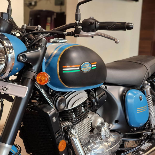 Jawa 42 Customized With New Paint Job: नए पेंट जॉब के साथ यह जावा 42 लग रही है शानदार, तस्वीरें