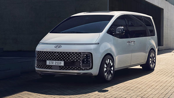 Hyundai Staria Unveiled: हुंडई स्टारिया एमपीवी हुई पेश, मिलेगा स्पेसशिप में सफर करने का अहसास