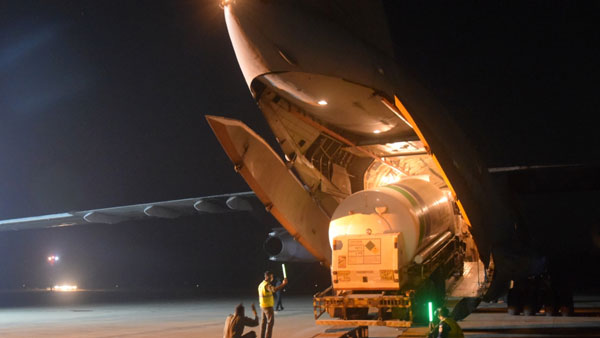 IAF C-17 & IL-76 Aircraft Transport Oxygen: भारतीय वायु सेना ने विमानों से ऑक्सीजन पहुंचाना किया शुरू, जानें