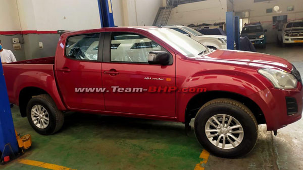 Isuzu D-Max Hi-Lander Reached Dealership: इसुजु डी-मैक्स हाई-लैंडर डीलरशिप पर आई नजर, जल्द लॉन्च