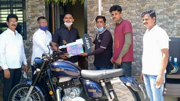 रेलवे के हीरो मयूर शेल्के को मिली नई जावा मोटरसाइकिल, जल्द ही मिलेगी महिंद्रा थार