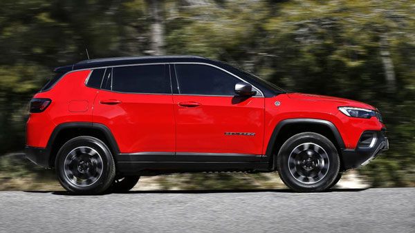 2022 Jeep Compass Unveiled: नई जीप कम्पास फेसलिफ्ट का हुआ खुलासा, जानें क्या है नया