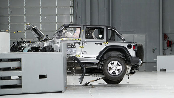 Jeep Wrangler Crash Test Video: जीप रैंगलर ने क्रैश टेस्ट में किया बेहद खराब प्रदर्शन, वीडियो आया सामने