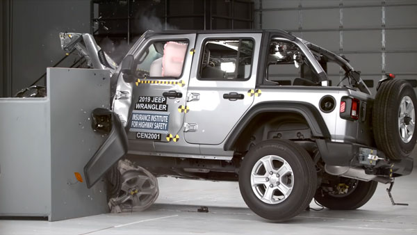 Jeep Wrangler Crash Test Video: जीप रैंगलर ने क्रैश टेस्ट में किया बेहद खराब प्रदर्शन, वीडियो आया सामने