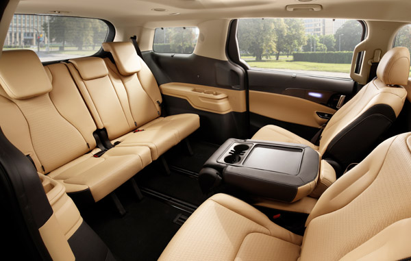 New-Gen Kia Carnival Launch Plan: न्यू-जेन किया कार्निवल को भारत में किया जा सकता है लॉन्च, जानें
