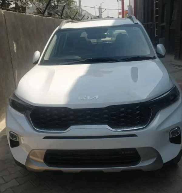 2021 Kia Sonet Spied: नई किया सॉनेट, पैडल शिफ्टर के साथ आई नजर, 27 अप्रैल को होगी लॉन्च