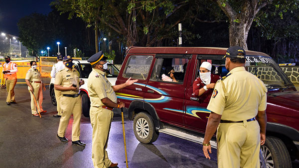 Mask In Car Compulsory: कार में अकेले होने पर भी मास्क पहनना जरूरी, दिल्ली हाईकोर्ट का फैसला