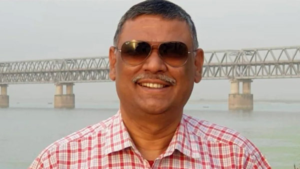 अपनी वैगनआर से ऑक्सीजन सिलेंडर बांट रहा है यह शख्स, जानें क्या है वजह