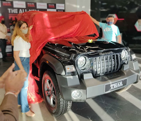 Cricketer Shubman Gill Gets Mahindra Thar: क्रिकेटर शुभमन गिल के परिवार ने ली महिंद्रा थार की डिलीवरी, आनंद महिंद्रा ने कही यह बात
