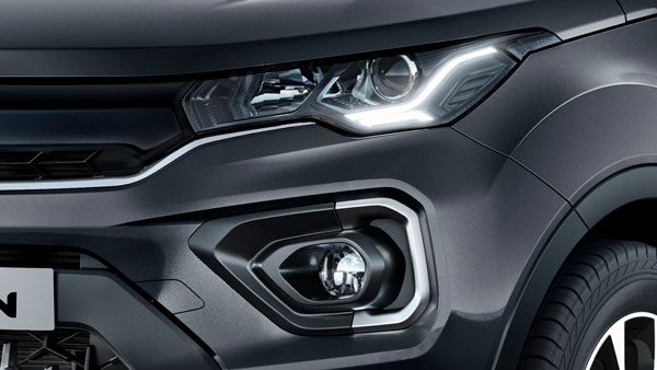 New Tata Nexon Reaches Dealership: अपडेटेड टाटा नेक्सन डीलरशिप पहुंचना हुई शुरू, जानें क्या हटाया गया
