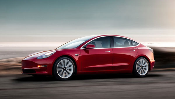 Tesla Showroom India: टेस्ला भारत में तीन शहरों में शोरूम खोलने की कर रही है तैयारी, जगह की तलाश हुई शुरू