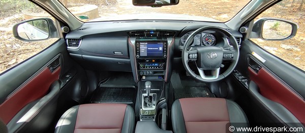 Toyota Fortuner Legender Review In Hindi: टोयोटा फॉर्च्यूनर लेजेंडर रिव्यू: अपने सेगमेंट की सबसे ताकतवर एसयूवी!