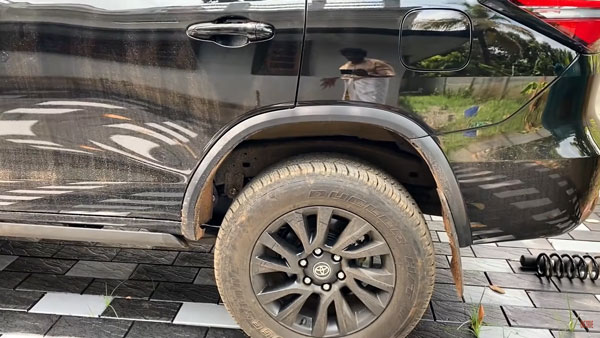 Toyota Fortuner Modification: इस टोयोटा फॉर्च्यूनर का सस्पेंशन होता है सड़क के मुताबिक एडजस्ट, जानें