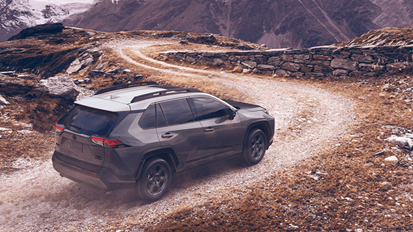 Toyota RAV4 SUV Spotted: टोयोटा की आरएवी4 एसयूवी टेस्टिंग करते आई नजर, रियर प्रोफाइल आया नजर