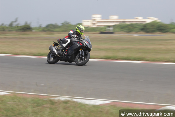 2021 TVS Apache RR 310 Teaser: नई टीवीएस अपाचे आरआर 310 जल्द होने वाली है लॉन्च, टीजर जारी