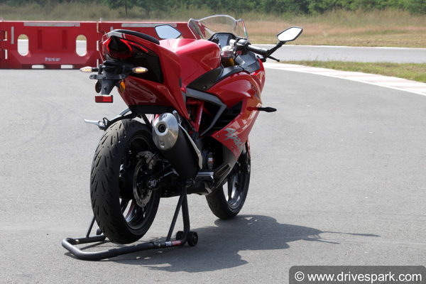 2021 TVS Apache RR 310 Teaser: नई टीवीएस अपाचे आरआर 310 जल्द होने वाली है लॉन्च, टीजर जारी