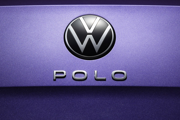 2021 VW Polo Facelift Revealed: नई फॉक्सवैगन पोलो फेसलिफ्ट का हुआ खुलासा, जानें क्या हुआ अपडेट