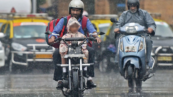 Get A Free Helmet With Bike: इस राज्य में टू-व्हीलर खरीदने पर मुफ्त मिलेगा हेलमेट