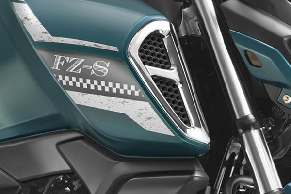 Yamaha R15 V3, FZS FI Price Hike: यामाहा ने आर15 वी3, एफजेडएस के दाम बढ़ाये, एक महीने के भीतर दोबारा वृद्धि