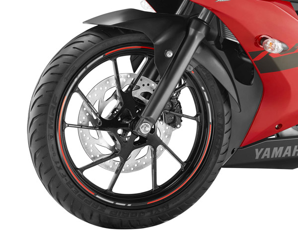 Yamaha YZF R-15 V3 Metallic Red: यामाहा वाइजेडएफ आर-15 वी3 मटैलिक रेड रंग में हुई लाॅन्च, यह है कीमत