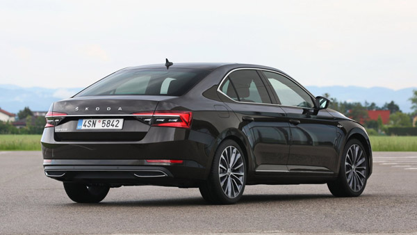 अब Skoda की कारें करेंगी सावधान, अगर चल रहे हैं किसी खराब सड़क पर, पेश की नई तकनीक