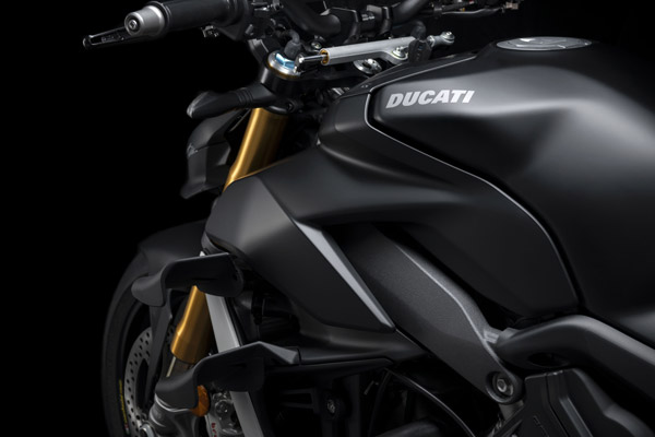 Ducati इंडिया ने दिखाई Streetfighter V4 नेकेड बाइक की झलक, जल्द होगी लाॅन्चDucati इंडिया ने दिखाई Streetfighter V4 नेकेड बाइक की झलक, जल्द होगी लाॅन्च
