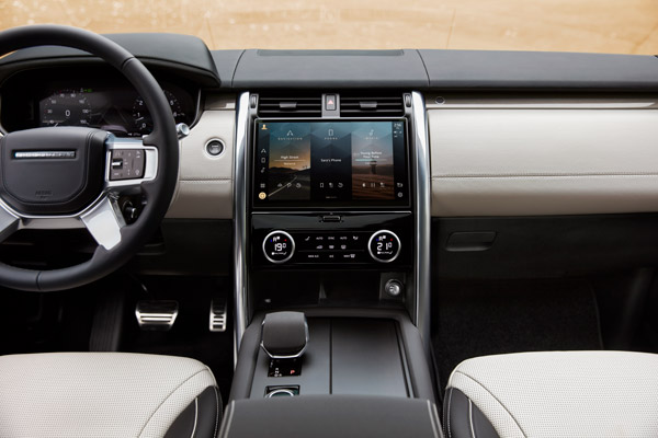 Land Rover Discovery Facelift: लैंड रोवर डिस्कवरी फेसलिफ्ट कंपनी के वेबसाइट में हुई शामिल, वैरिएंट व तकनीकी जानकारी आई सामने
