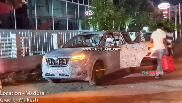 Mahindra XUV700 Test Mule Spotted: महिंद्रा एक्सयूवी700 टेस्ट म्यूल डीलरशिप पर आया नजर, जानें