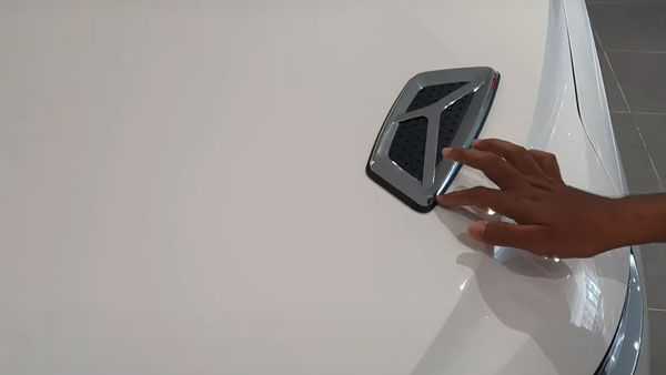 इस 2021 MG Hector Facelift SUV में लगी हैं सारी Official Accessories, देखें वीडियो