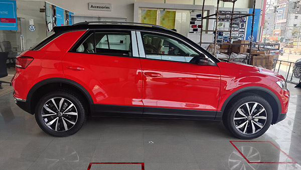 2021 Volkswagen T-Roc Reaches Dealership: नई फॉक्सवैगन टी-रॉक डीलरशिप पर पहुंचना हुई शुरू, जल्द शुरू होगी डिलीवरी