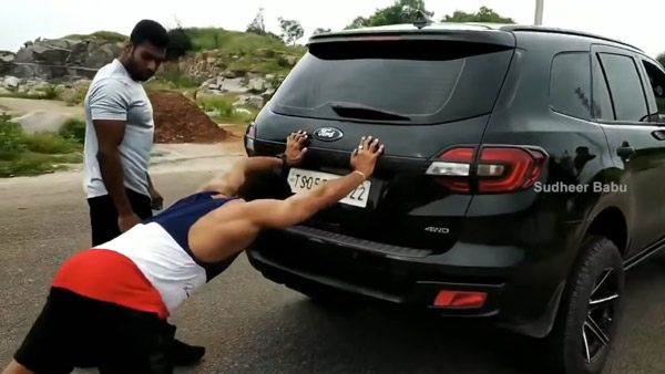 Ford Endeavour को अकेले ही धकेला Baaghi फिल्म के इस एक्टर ने, वीडियो देख हो जाएंगे हैरान