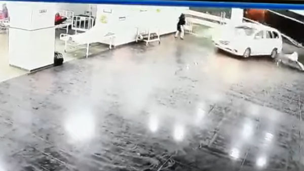 BJP नेता ने अपनी Toyota Innova से अस्पताल में मचाया उत्पात, CCTV में कैद हुआ कारनामा
