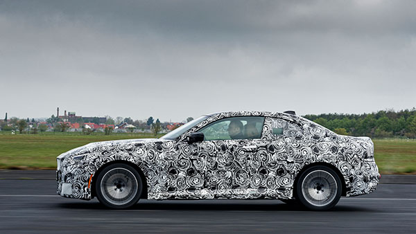 BMW 2 Series Coupe Teaser: नई बीएमडब्ल्यू 2 सीरिज कूपे का टीजर हुआ जारी, देखें कैसा होगा लुक