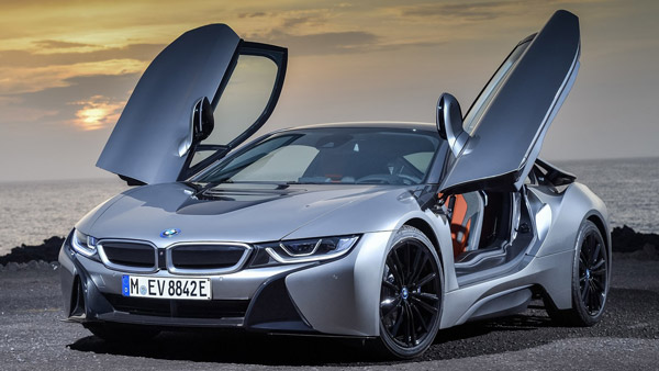 BMW Group Special Service: बीएमडब्ल्यू ग्रुप इंडिया डॉक्टर्स को उपलब्ध करा रहा स्पेशल सर्विस, फ्री में हो रहा इंजन आयल सर्विस