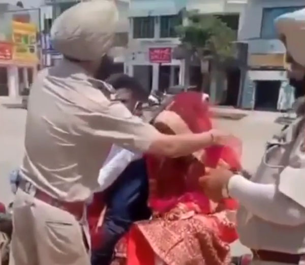 लॉकडाउन में Bike से जाते नवविवाहित जोड़े का पुलिस ने कुछ ऐसे किया स्वागत, IPS अधिकारी ने शेयर किया वीडियो