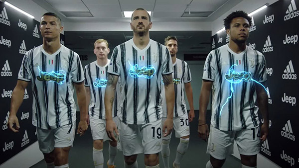 फुटबॉलर Cristiano Ronaldo और उनकी टीम ने पेश किया Jeep 4xe का नया लोगो, जानें क्या है खास