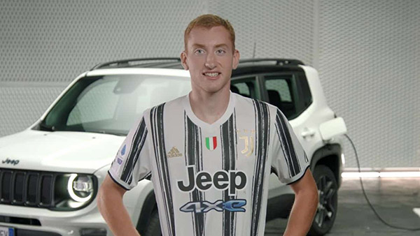 फुटबॉलर Cristiano Ronaldo और उनकी टीम ने पेश किया Jeep 4xe का नया लोगो, जानें क्या है खास