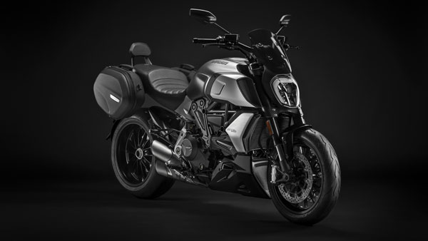 Ducati Panigale V4 और Diavel 1260 अगले हफ्ते भारत में होंगी लॉन्च, जानें क्या हैं फीचर्स