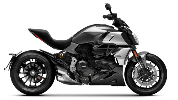 Ducati Panigale V4 और Diavel 1260 अगले हफ्ते भारत में होंगी लॉन्च, जानें क्या हैं फीचर्स