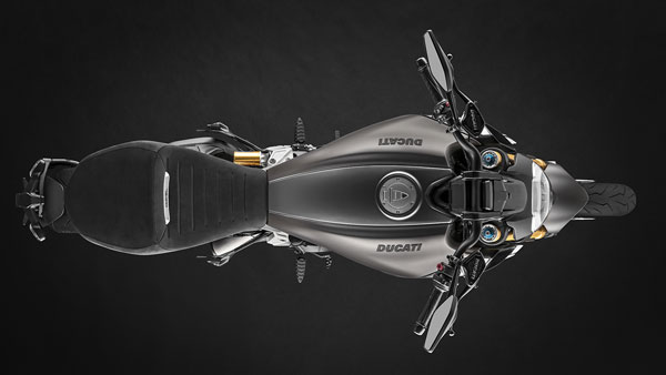 Ducati Panigale V4 और Diavel 1260 अगले हफ्ते भारत में होंगी लॉन्च, जानें क्या हैं फीचर्स