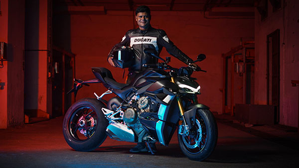 Ducati ने भारत में अपनी Streetfighter V4 की डिलीवरी की शुरू, जानें क्या हैं फीचर्स व कीमत