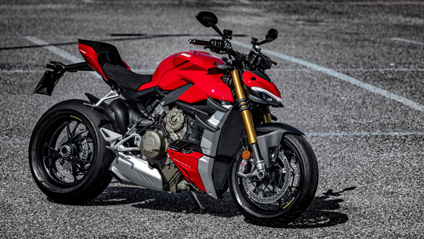 Ducati ने भारत में अपनी Streetfighter V4 की डिलीवरी की शुरू, जानें क्या हैं फीचर्स व कीमत